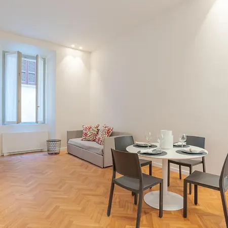 Del Vescovo - By Myhomeincomo Apartment *