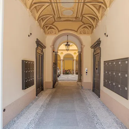 Del Vescovo - By Myhomeincomo Apartment